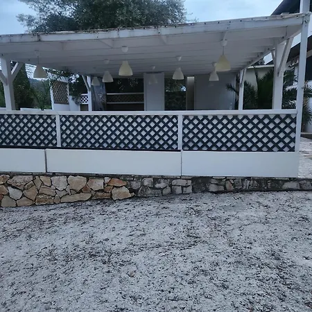 Lucia 3* Agios Georgios Pagon