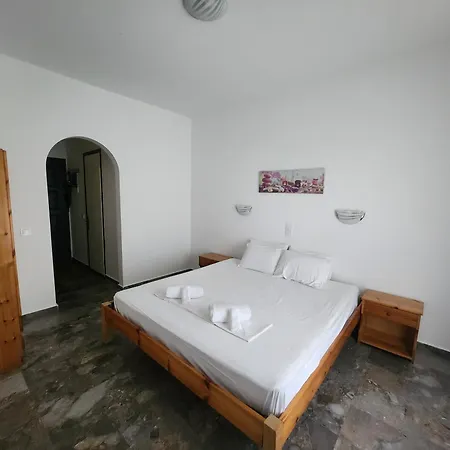 Lucia 3* Agios Georgios Pagon