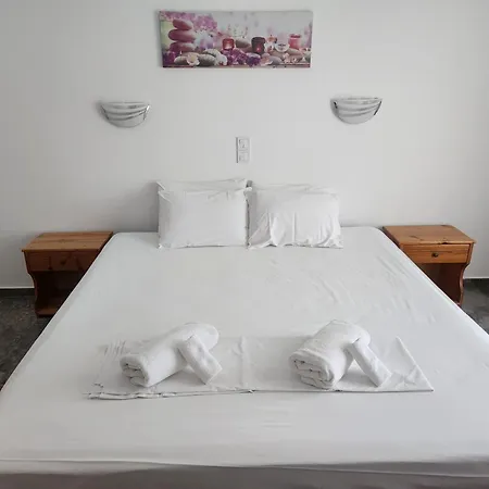 Lucia 3* Agios Georgios Pagon