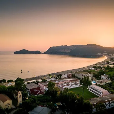 Lucia 3* Agios Georgios Pagon